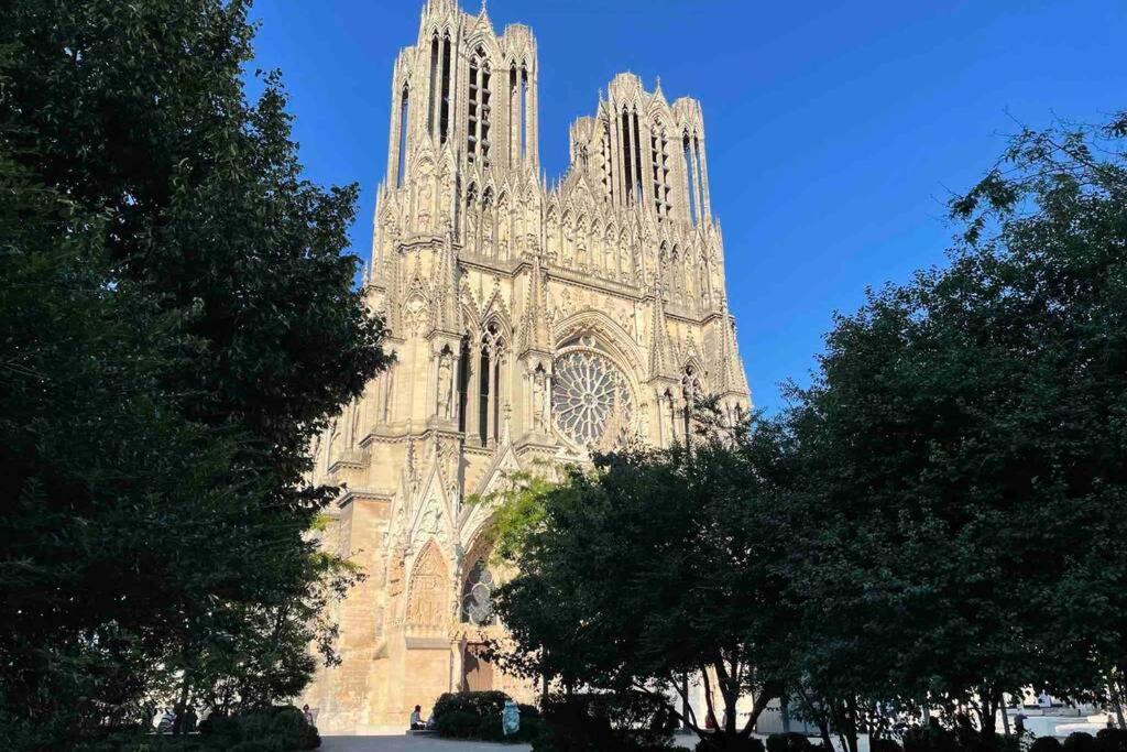 Superbe Loft 100M2 Proche Cathedrale Avec Parking Διαμέρισμα Ρενς Εξωτερικό φωτογραφία